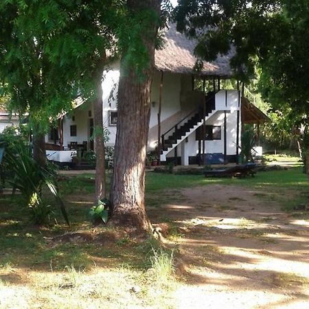 Diani Banda Cottages Diani Beach Exterior photo